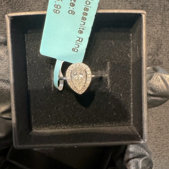 SOLD!! BRAND NEW Size 6 925 sterling silver Moissanite diamond ring. GRA RATED - Picture 6 of 11